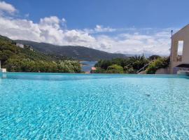 Villa avec piscine vue mer Ouest Corse，位于卡尔热斯的酒店