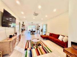 New!!!! St Silas 3-Bdrm, 3 and a half bath Villa approx 8 minutes from pristine beaches and shopping area，位于圣詹姆斯的酒店