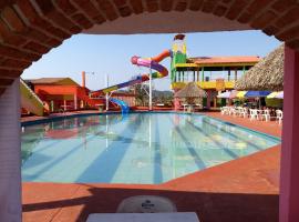 Hotel y Balneario San Fernando，位于Ojuelos的酒店