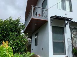 Homestay Hồng Phúc，位于Ấp Thiện Lập的酒店