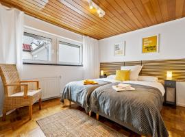 Großzügige Wohnung, 1 Min zum Hafen，位于Schierstein的酒店