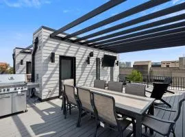 New Modern Townhome with Rooftop Patio townhouse