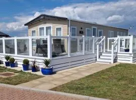 Beaumont, West Point Lodge, Luxury Escape Selsey