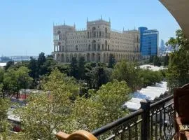 A house overlooking the Formula 1 trackway in balcony