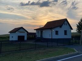 Kuća za odmor Baranja Small Luxury house，位于Karanac的酒店