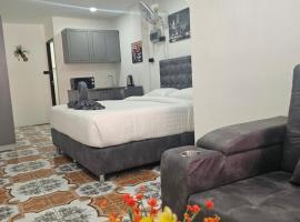 Candy Beach Seaview Jomtien，位于乔木提恩海滩的酒店