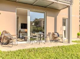 Appartamento con giardino 20 min COMO,30 Lugano，位于Balerna的酒店