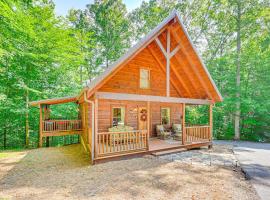 Serene Cabin Less Than 1 Mi to Fairy Stone State Park!，位于Stuart的酒店