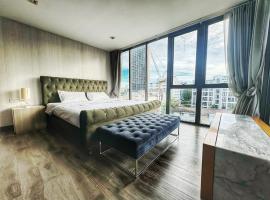 W8 Condo, LUXE 2 Bedroom Private floor, Best Hip Central Bangkok area, 5 mins from Thonglo BTS station，位于曼谷的酒店