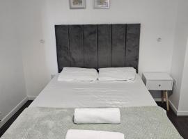 Number one guest double room in Dartford，位于达特福德的酒店