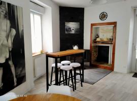 Le voyage chez pascale et yanis，位于Ménil的酒店