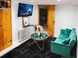 Golden Gateway Studio 20 Min NYC