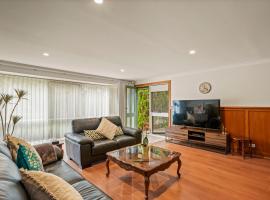 StayAU The Homestead 4BR Spacious Nature Retreat，位于Badger Creek的酒店