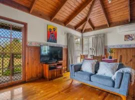 StayAU Lakeview Cottage 2BR Cozy Nature Getaway