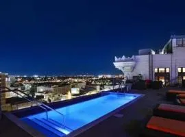 Amazing Condos Beautiful View 2 Blocks To French Quarter, Small Rooftop Pool, Gym, Seanger Theater, Super Dome, And Bourbon St