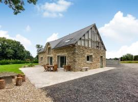 Stunning Home In Guégon With Wifi，位于Guégon的酒店