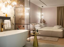 Luxury Rooms - FOR GIFT，位于扎达尔的酒店