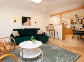 Emerald Apartment
