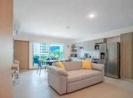 Casago 0404A - BRAND NEW RENTAL Stylish Condo with Beach & Marine Design