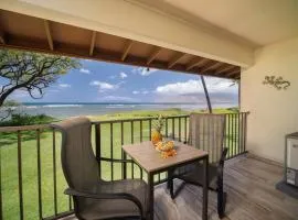 Waiohuli Beach Hale D227 - Aloha La'i - Oceanfront/1b1b/Wifi/AC/Cable/Pool/Extras