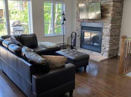 Maison avec vue sur le Mont St-Anne et avec spa，位于博普雷的酒店