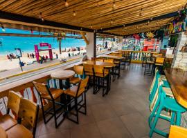 Chescos Hotel，位于萨利纳斯的酒店