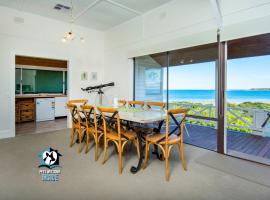 Absolute Beachfront 3BR 2BA Home w/ Beach Track，位于McCracken的酒店