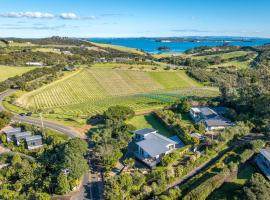 Oneroa Vines and Views- Stay Waiheke，位于黑潭的酒店