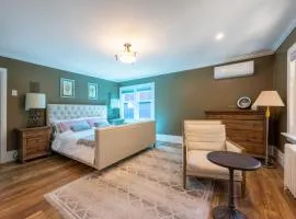 Kerrisdale Cozy Bedrooms Guest House