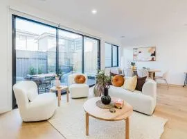 Modern Family Home 3BR in Box Hill North