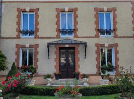 Chambre d'Hôtes de Charme，位于Boiscommun的带按摩浴缸的酒店