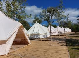 Glamping Zaragoza Camping，位于萨拉戈萨的豪华帐篷