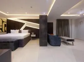 House 241，位于阿布贾纳姆迪·阿齐基韦国际机场 - ABV附近的酒店