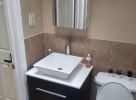 Serenity Room by the Airport - Shared space