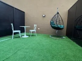 Chic Apartments For Rent ave0-4