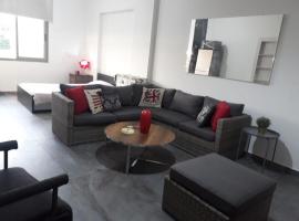 Loft in Dbayeh including Generator Prime location，位于Dbayeh的酒店