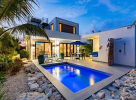 Grace Bay Vacation Villa，位于Long Bay Hills的公寓式酒店