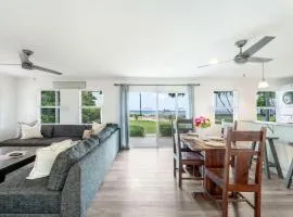 Oceanfront 7 Mile Beach, 3 beds