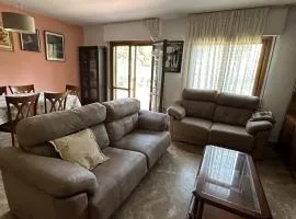 Amplio y Comodo Chalet en Zaragoza con pistas de tenis