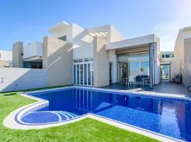 Villa Elisabetta, Luxury Villa with Heated Pool Ocean View in Adeje, Tenerife