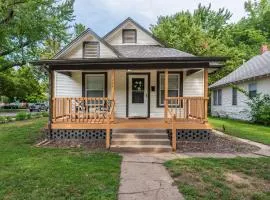 Beautiful 2 Bed 1 Bath home near College Hill