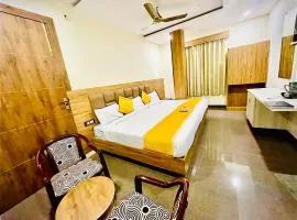 Hotel Nidhivan Mukund - Best Rated Area - In House Parking