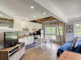 Great little condo in Mont-Tremblant，位于蒙特朗布朗的酒店