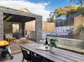 Ocean Beach Retreat - Contemporary Rye Accommodation
