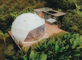 Encanto del Arco Glamping，位于Pijao的豪华帐篷