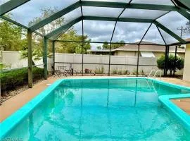 Beautiful 3 Bed House with pool