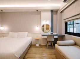 Moon House BKK Room 2B，位于曼那的酒店