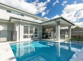 32 Shores Crescent