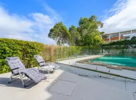 Collaroy 3Br Beach Home with Large Pool First Floor