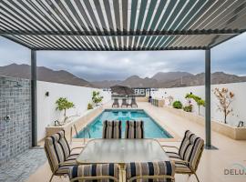 Deal of the Week 4BR with Pool, Sea & Mountain Views by Deluxe Holiday Homes，位于Sharm的酒店
